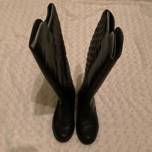 Size 7.5W high boots